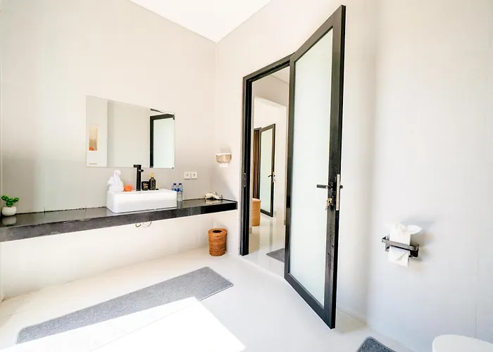 Nia Gray 5bedroom *