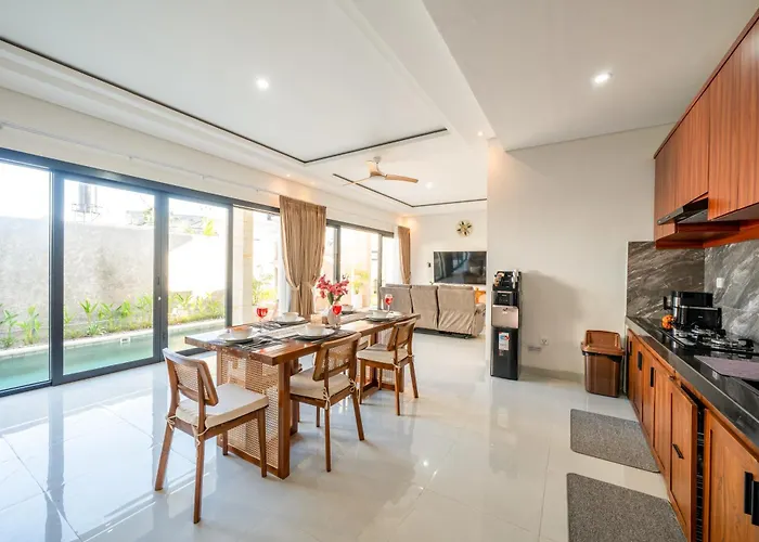 Nia Gray 5bedroom